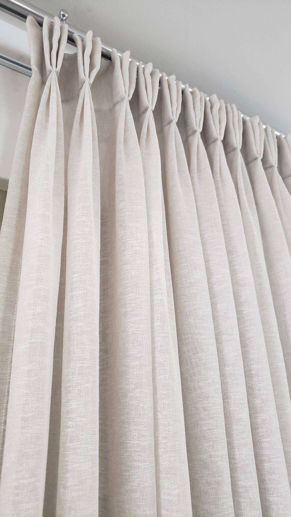 Cortinas tradicionales de tela sobre riel